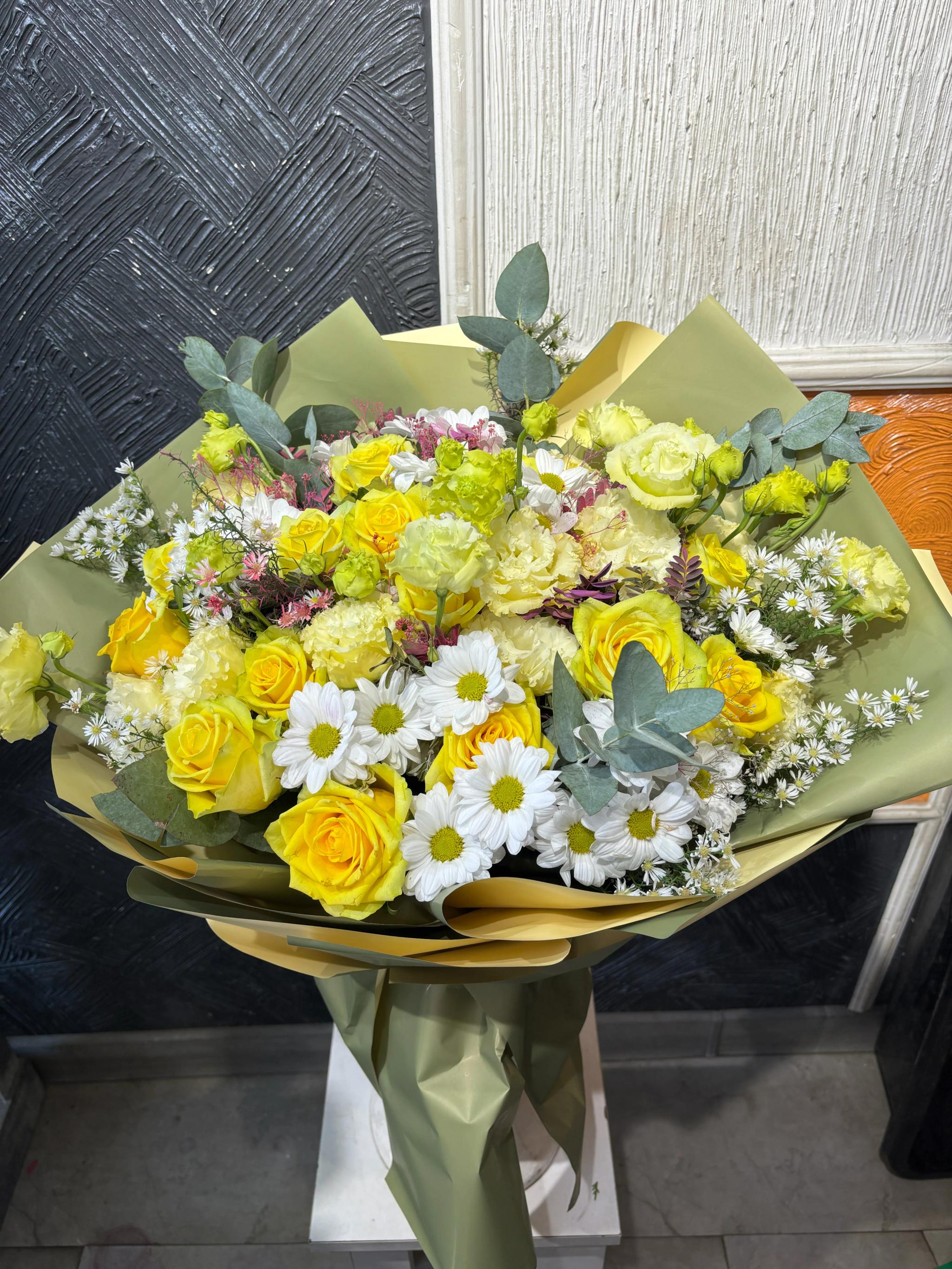 A luxurious bouquet | ծաղիկներ, ծաղկեպսակներ, բույսեր Երևան