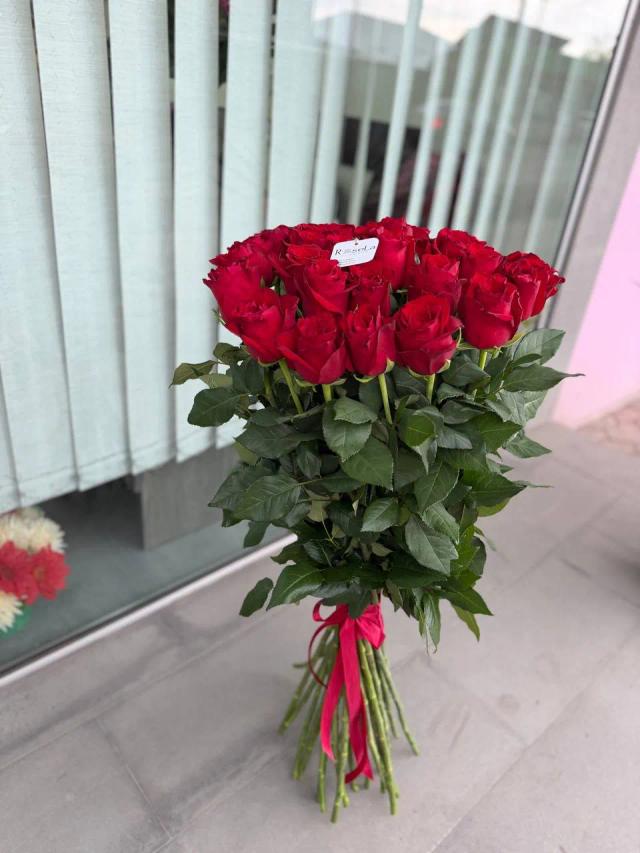 19 red roses | ծաղիկներ, ծաղկեպսակներ, բույսեր - առաքում Երևան