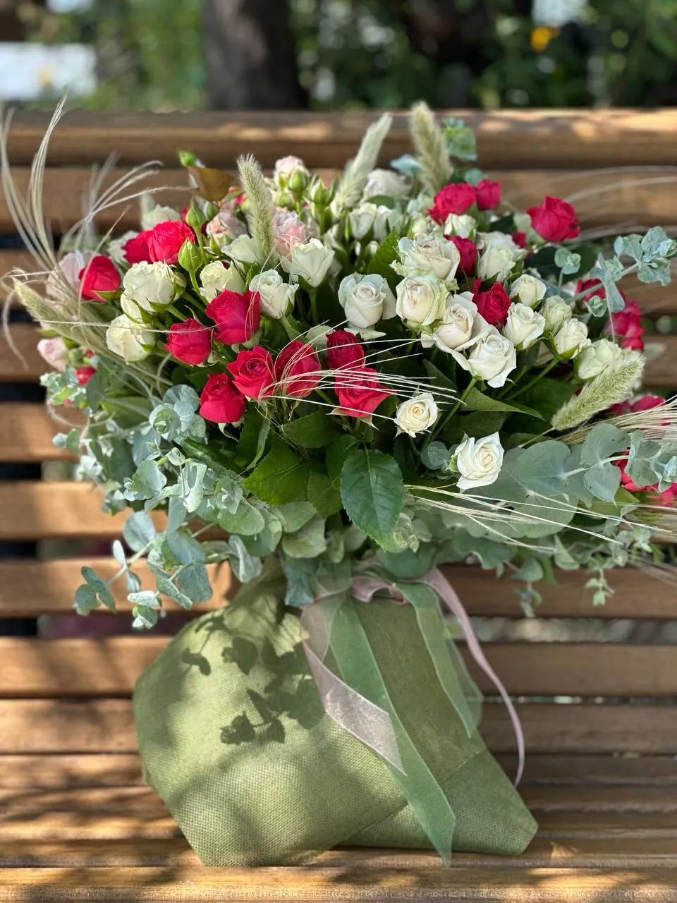 A gorgeous bunch | ծաղիկներ, ծաղկեպսակներ, բույսեր Երևան
