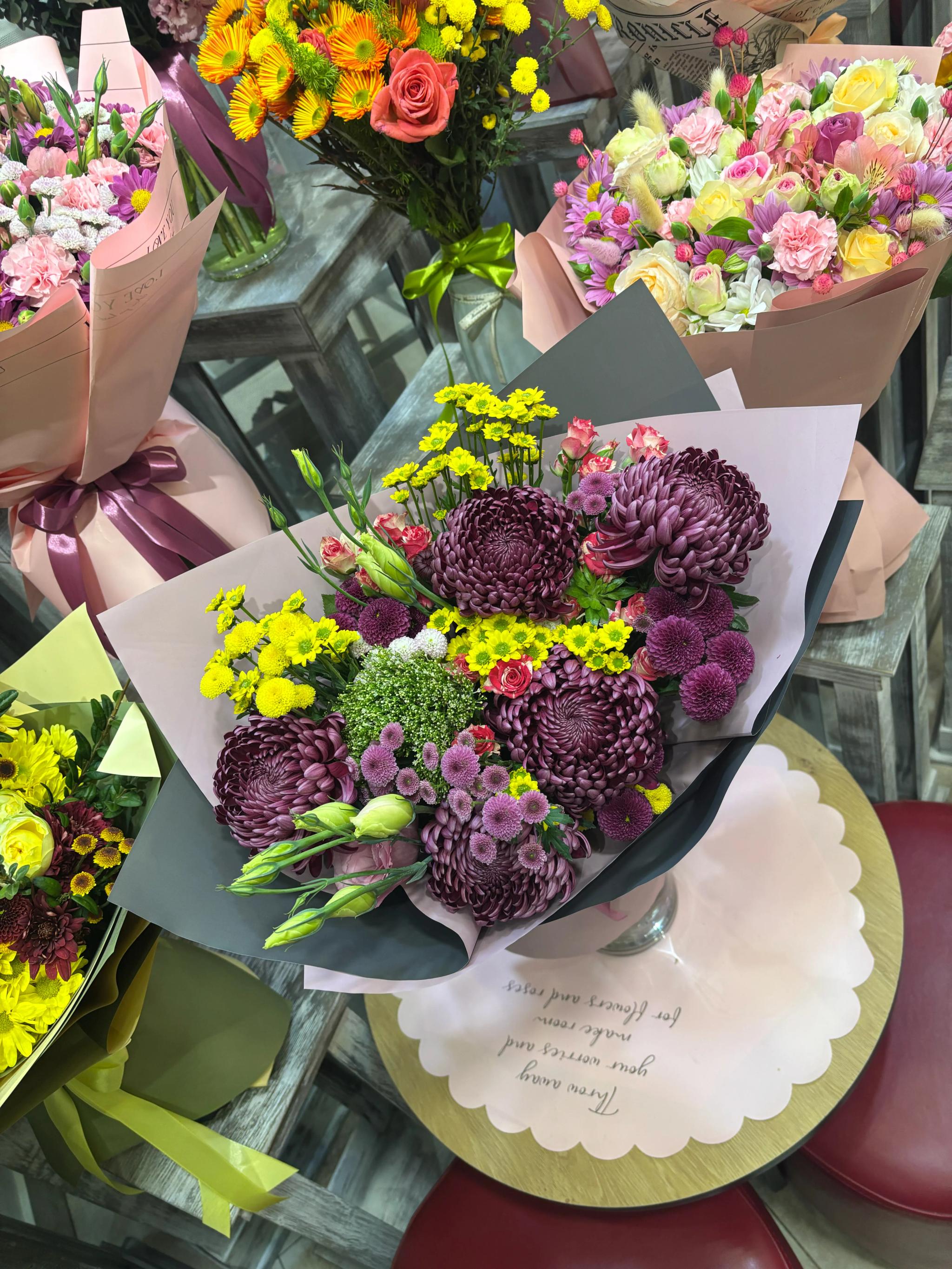 Bunch "Chrysanthemum mix" | ծաղիկներ, ծաղկեպսակներ, բույսեր Երևան Bunch "Chrysanthemum mix" | ծաղիկներ, ծաղկեպսակներ, բույսեր Երևան