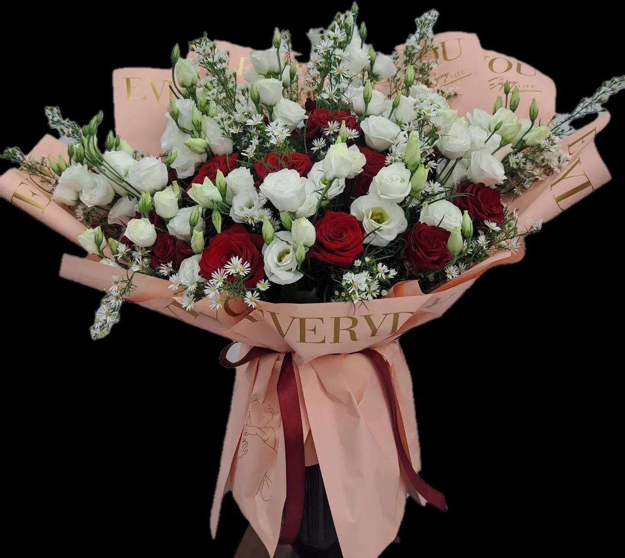 Roses and lisianthus in one bouquet | ծաղիկներ, ծաղկեպսակներ, բույսեր Երևան Roses and lisianthus in one bouquet | ծաղիկներ, ծաղկեպսակներ, բույսեր Երևան