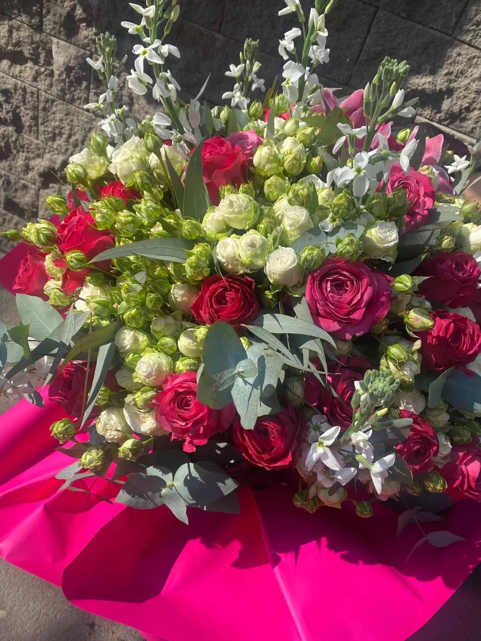 Bunch of roses | ծաղիկներ, ծաղկեպսակներ, բույսեր Երևան Bunch of roses | ծաղիկներ, ծաղկեպսակներ, բույսեր Երևան