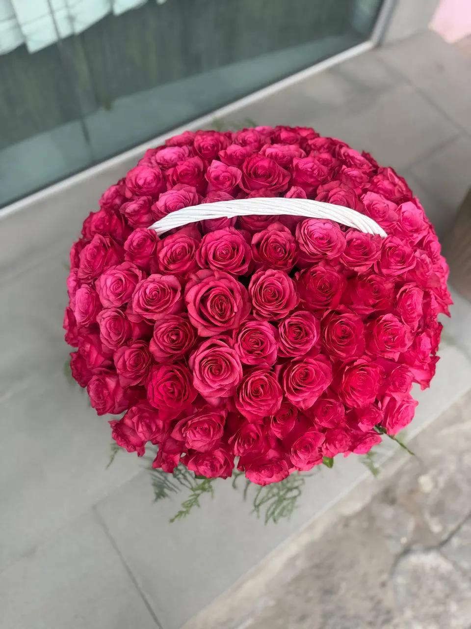 Roses in a basket | ծաղիկներ, ծաղկեպսակներ, բույսեր Երևան Roses in a basket | ծաղիկներ, ծաղկեպսակներ, բույսեր Երևան