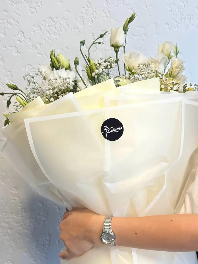 Roses and lisianthus in one bouquet | ծաղիկներ, ծաղկեպսակներ, բույսեր Երևան Roses and lisianthus in one bouquet | ծաղիկներ, ծաղկեպսակներ, բույսեր Երևան