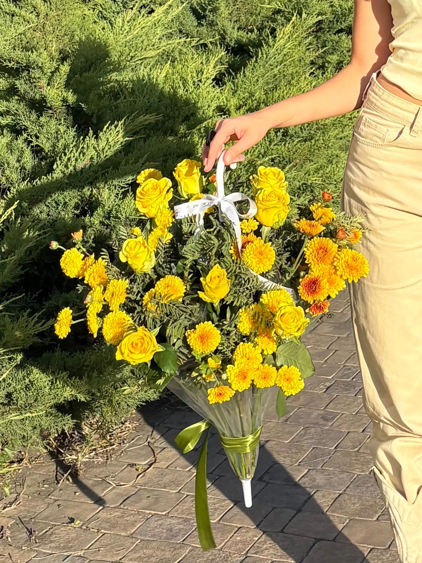 A bouquet of flowers in a raincoat | ծաղիկներ, ծաղկեպսակներ, բույսեր Երևան A bouquet of flowers in a raincoat | ծաղիկներ, ծաղկեպսակներ, բույսեր Երևան