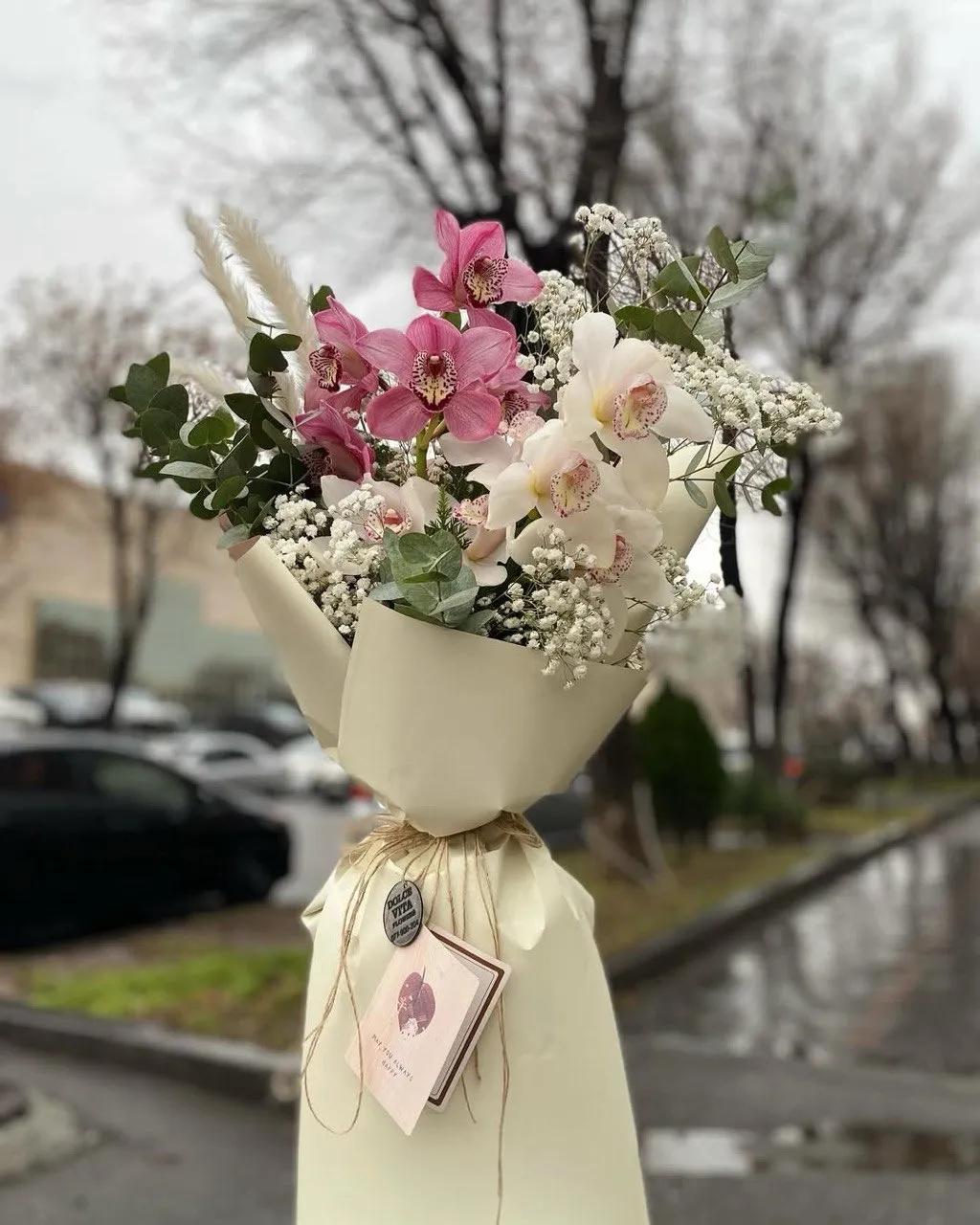 An elegant bouquet of orchids | ծաղիկներ, ծաղկեպսակներ, բույսեր Երևան An elegant bouquet of orchids | ծաղիկներ, ծաղկեպսակներ, բույսեր Երևան
