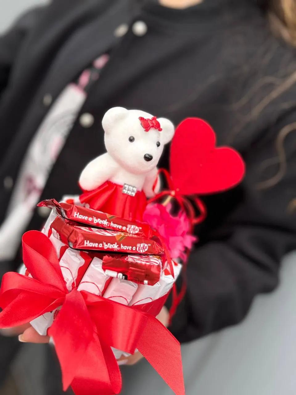 A gift of sweets | ծաղիկներ, ծաղկեպսակներ, բույսեր Երևան A gift of sweets | ծաղիկներ, ծաղկեպսակներ, բույսեր Երևան