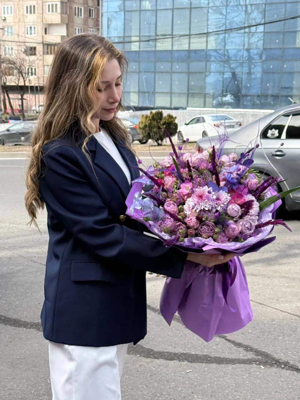 Фиолетовый элегантный букет | ծաղիկներ, ծաղկեպսակներ, բույսեր Երևան Фиолетовый элегантный букет | ծաղիկներ, ծաղկեպսակներ, բույսեր Երևան
